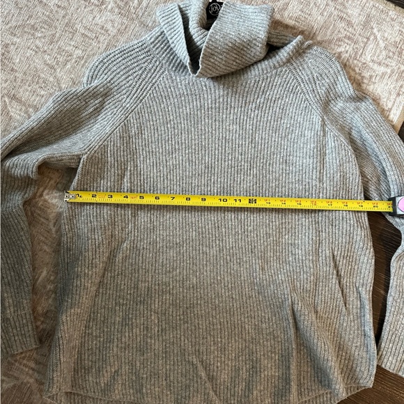Ann Taylor Loft Grey roll neck / turtleneck sweater - Picture 3 of 5